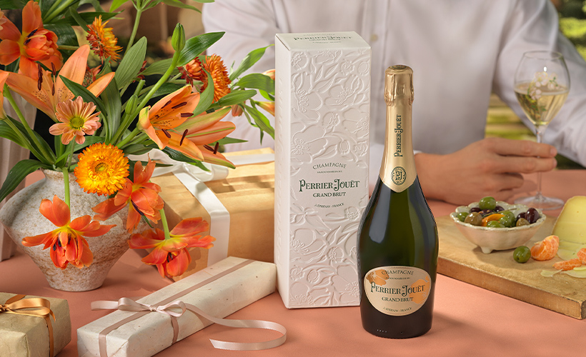 Perrier-Jouët-s_0003_FY25_PerrierJouët24_FathersDay_4_BlasonGrandBrut_HighRes_16-9