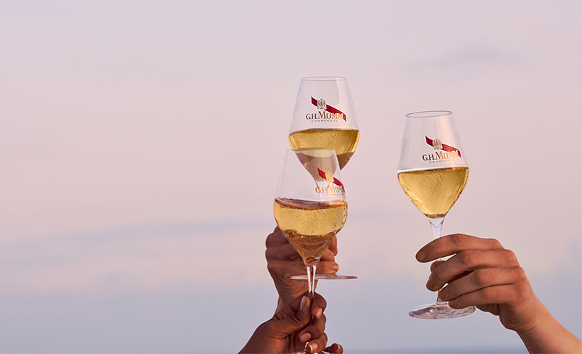 mumm- s_0000_G.H. MUMM Cordon Rouge G.H. Mumm FY25 Image 16-9 1920 x 1080 HR Lifestyle Shooting Picnic 5